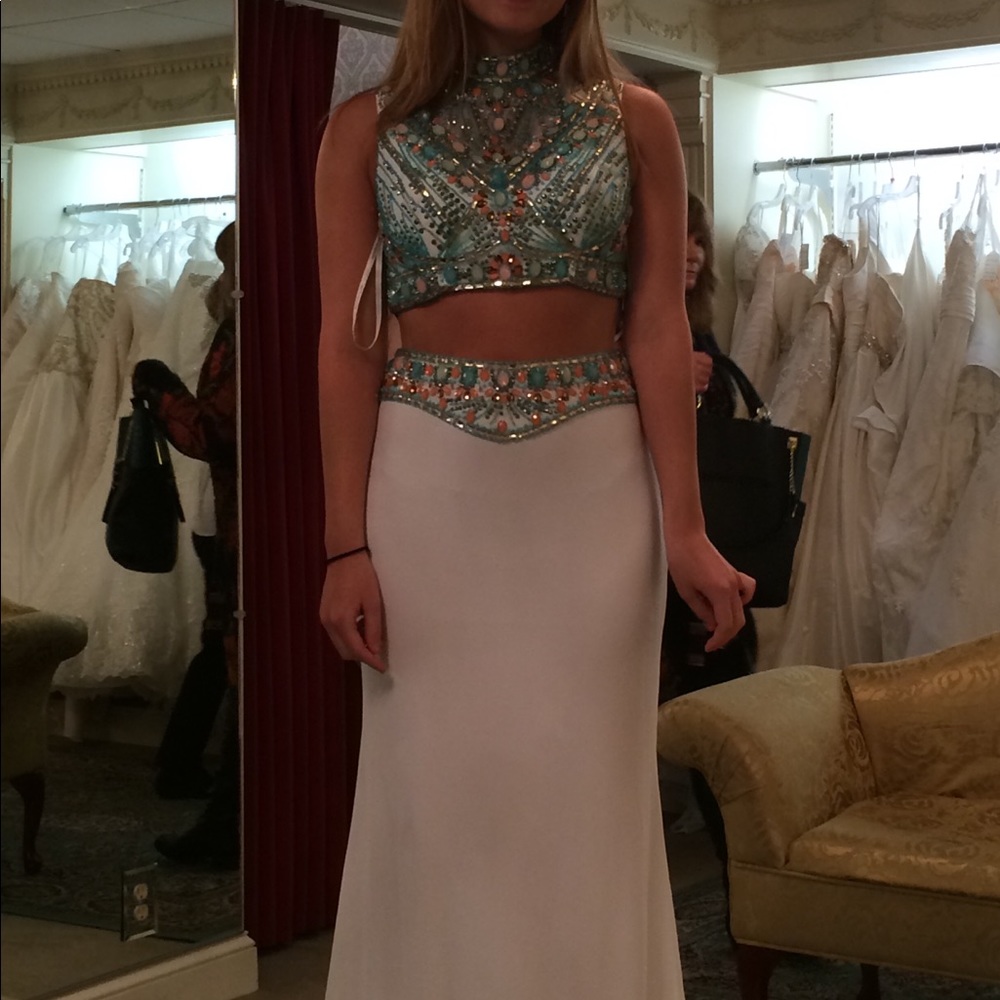Beautiful 2 piece Prom/formal Dress